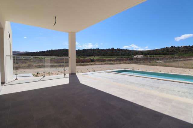 3 bedroom Country Property in Pinoso