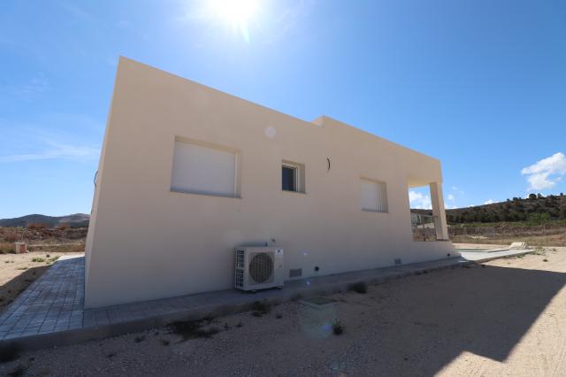 3 bedroom Country Property in Pinoso