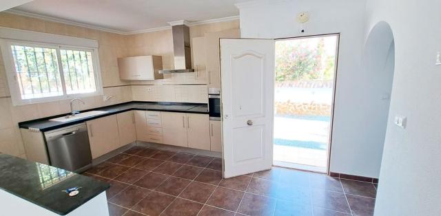 3 bedroom Country Property in Catral