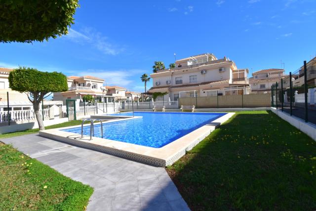 3 bedroom Quad Villa in Orihuela Costa