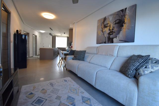 4 bedroom Apartment in Orihuela Costa