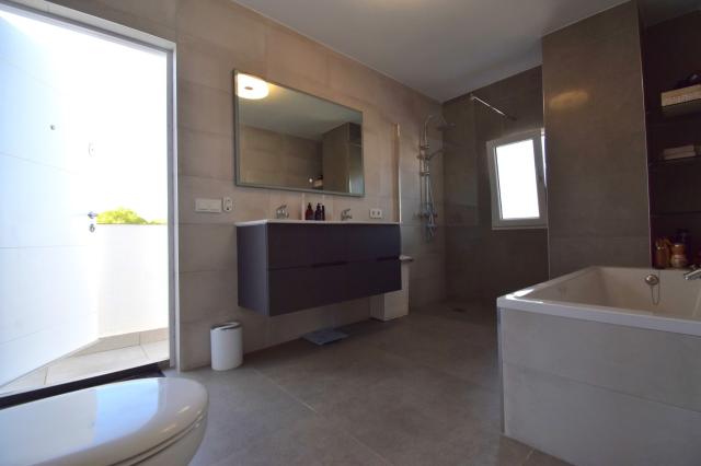 4 bedroom Apartment in Orihuela Costa