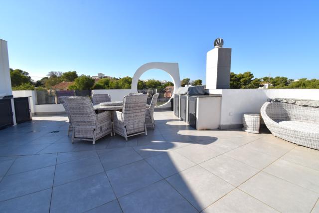 4 bedroom Apartment in Orihuela Costa
