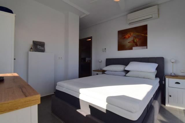 4 bedroom Apartment in Orihuela Costa