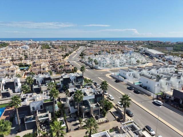 3 bedroom Quad Villa in Orihuela Costa