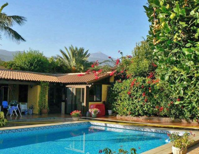 5 bedroom Villa in El Rincon
