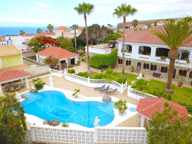 8 bedroom Villa in Callao Salvaje