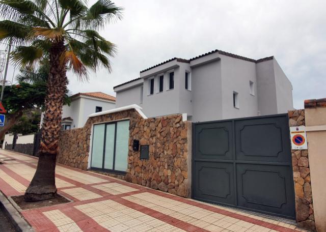 5 bedroom Villa in Adeje