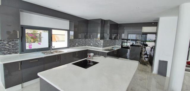 5 bedroom Villa in Adeje