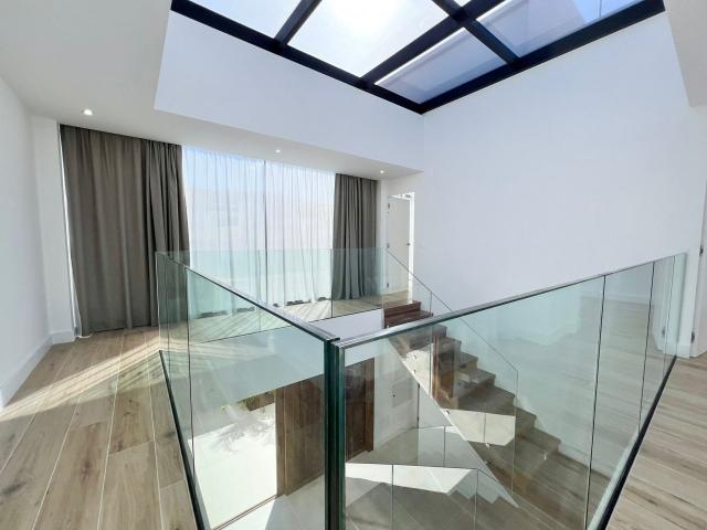6 bedroom Villa in Callao Salvaje