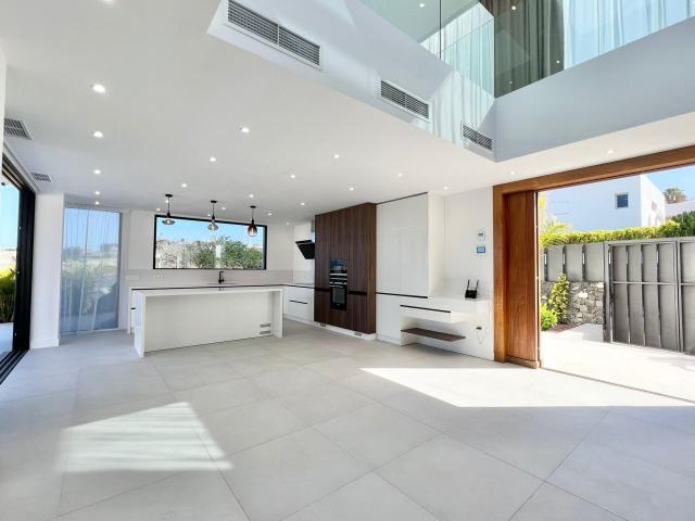 6 bedroom Villa in Callao Salvaje