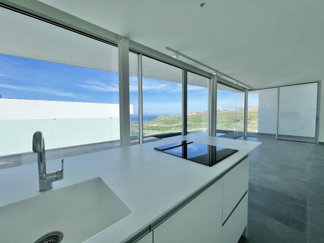 4 bedroom Villa in Callao Salvaje