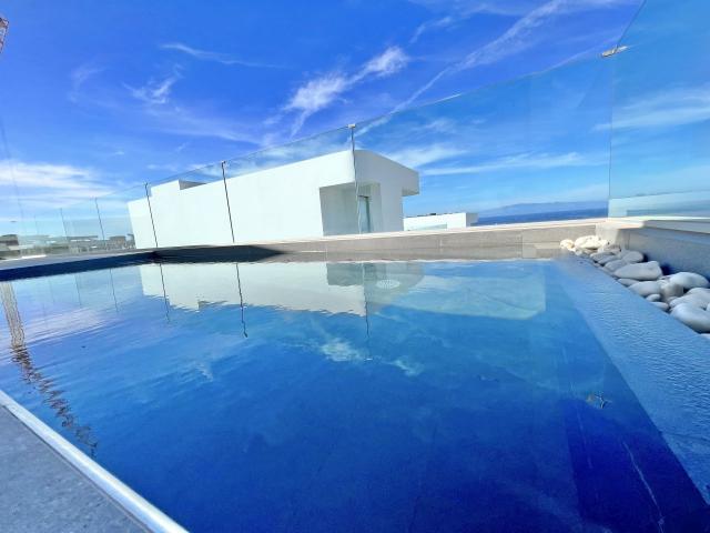 4 bedroom Villa in Callao Salvaje