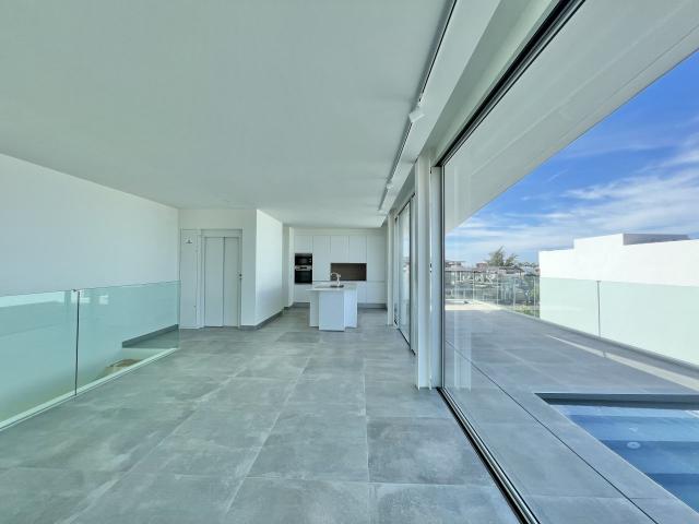 4 bedroom Villa in Callao Salvaje