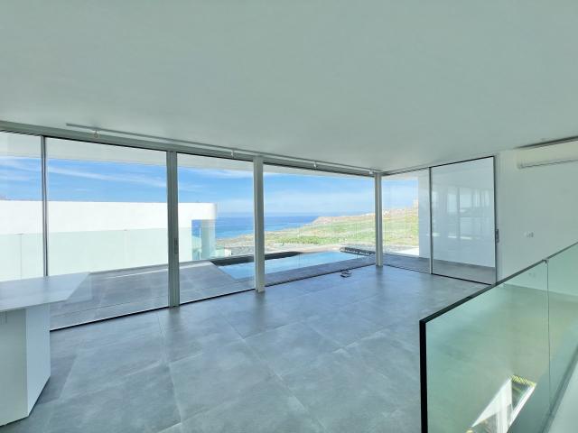 4 bedroom Villa in Callao Salvaje