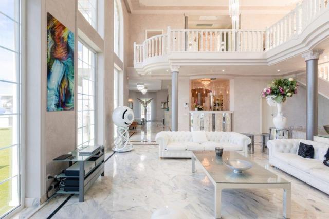 5 bedroom Villa in San Eugenio Alto