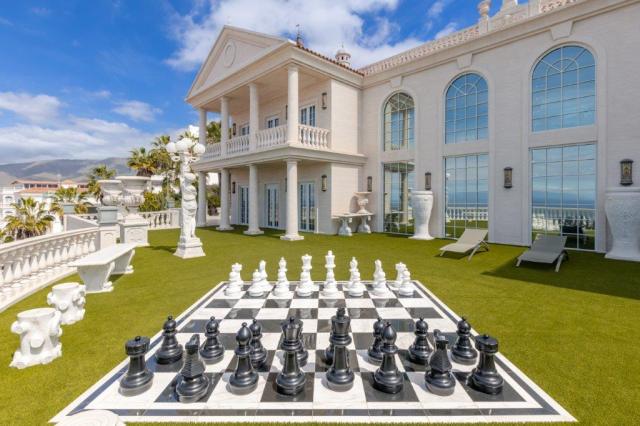 5 bedroom Villa in San Eugenio Alto