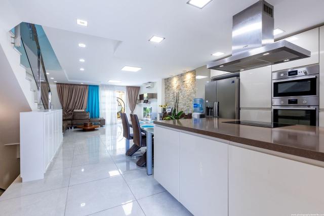 4 bedroom Townhouse in El Madronal