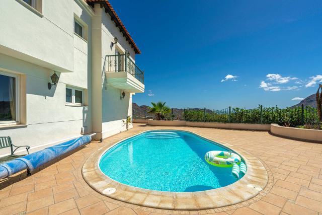 5 bedroom Villa in Chayofa