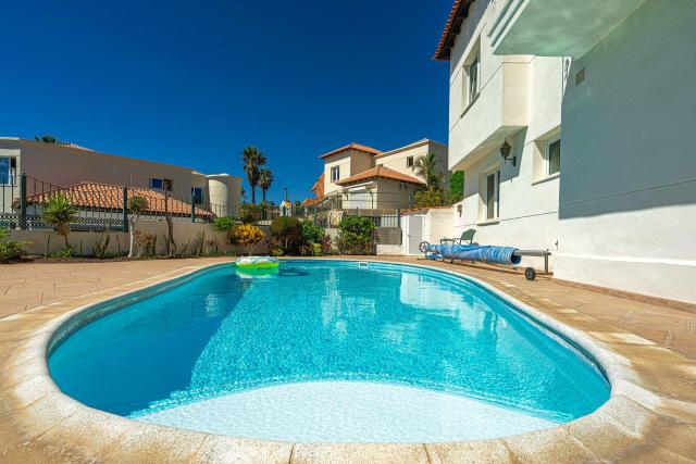 5 bedroom Villa in Chayofa
