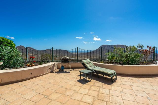 5 bedroom Villa in Chayofa