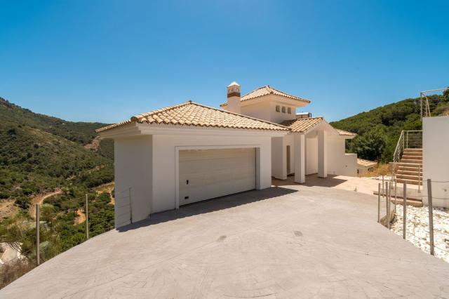 5 bedroom House - Detached Villa in Benahavís