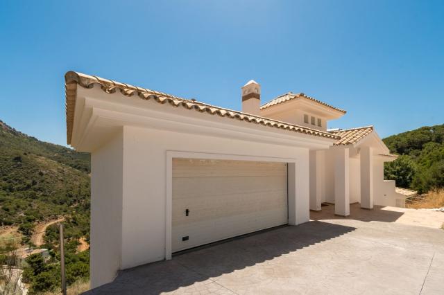 5 bedroom House - Detached Villa in Benahavís