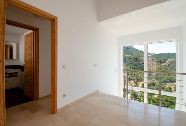 5 bedroom House - Detached Villa in Benahavís
