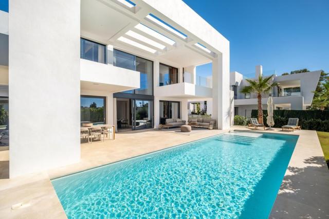 6 bedroom House - Detached Villa in New Golden Mile