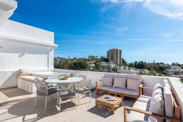 4 bedroom House - Semi-Detached House in Nueva Andalucía