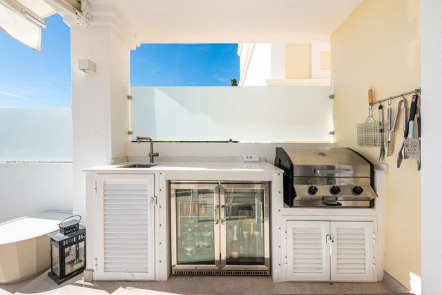 4 bedroom House - Semi-Detached House in Nueva Andalucía