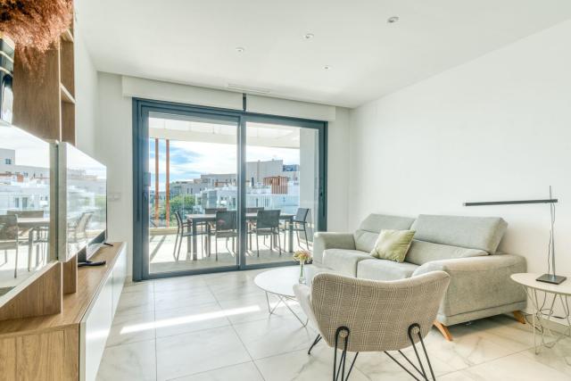2 bedroom Apartment - Penthouse in Estepona