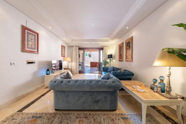 3 bedroom Apartment - Ground Floor Apartment in New Golden Mile