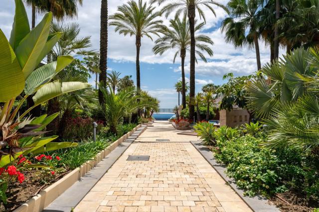 3 bedroom Apartment - Ground Floor Apartment in New Golden Mile