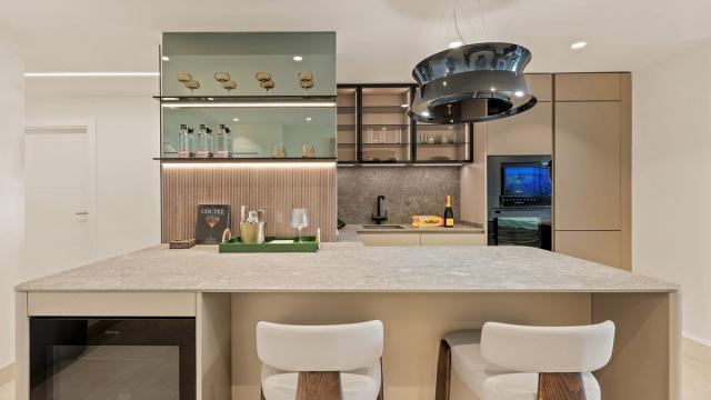 3 bedroom Apartment - Ground Floor Apartment in New Golden Mile