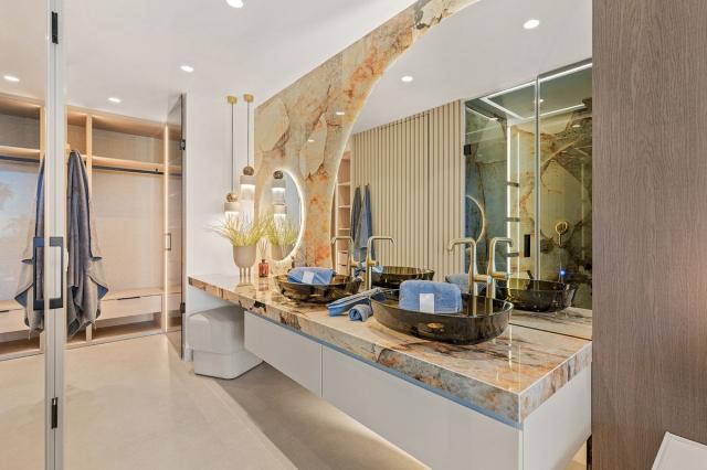 3 bedroom Apartment - Ground Floor Apartment in New Golden Mile