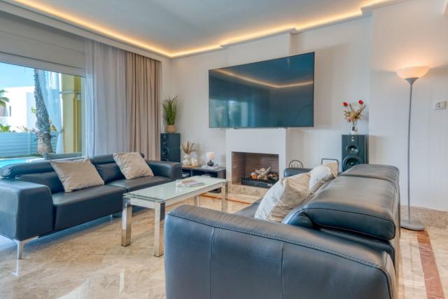 4 bedroom House - Semi-Detached House in Santa Clara