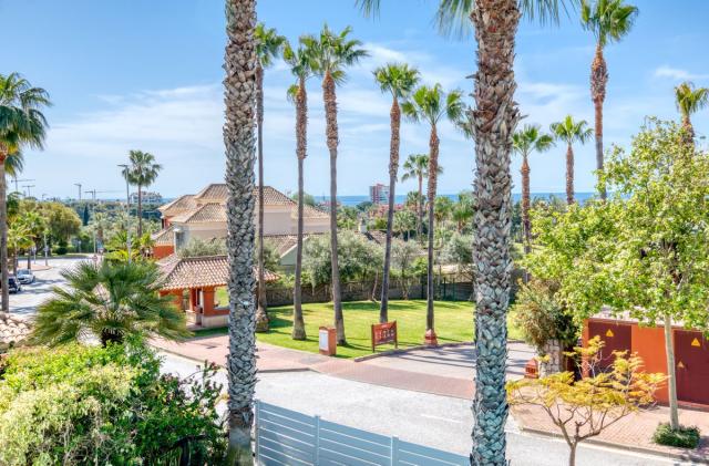 4 bedroom House - Semi-Detached House in Santa Clara