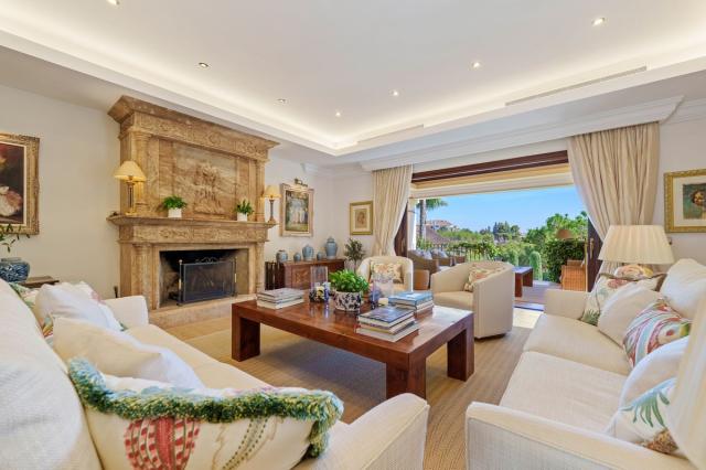 6 bedroom House - Detached Villa in The Golden Mile