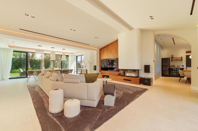 5 bedroom House - Detached Villa in Puerto Banús