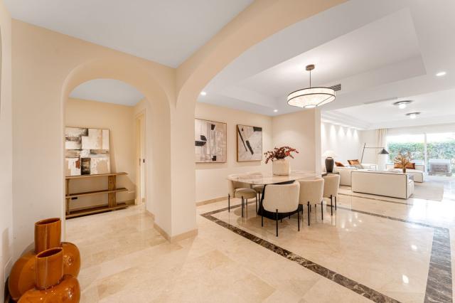 3 bedroom Apartment - Ground Floor Apartment in Marbella