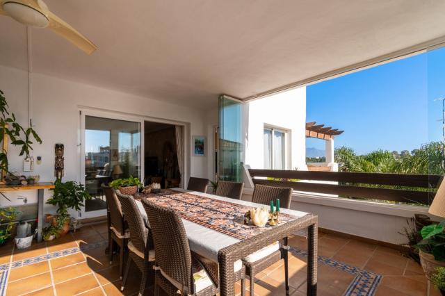 3 bedroom Apartment - Middle Floor Apartment in Estepona