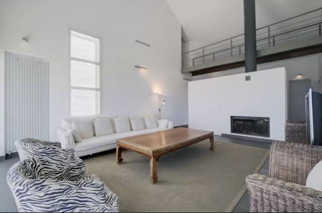 6 bedroom House - Detached Villa in Manilva