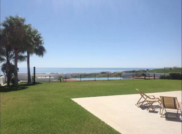 6 bedroom House - Detached Villa in Manilva