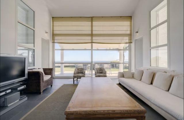 6 bedroom House - Detached Villa in Manilva