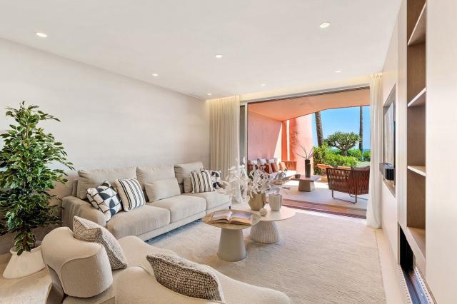 3 bedroom Apartment - Ground Floor Apartment in New Golden Mile