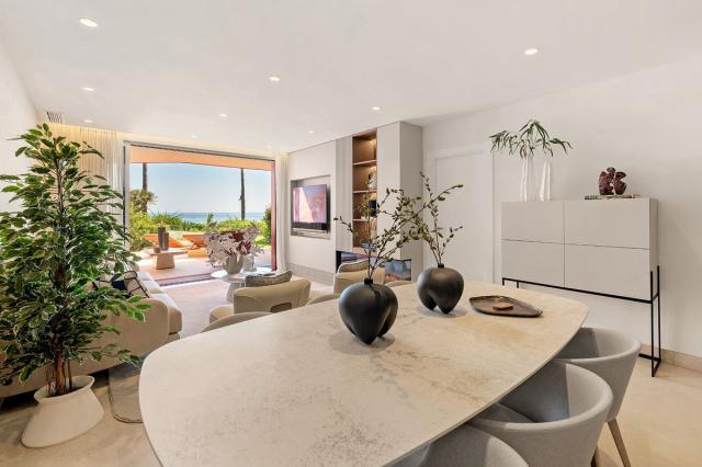 3 bedroom Apartment - Ground Floor Apartment in New Golden Mile