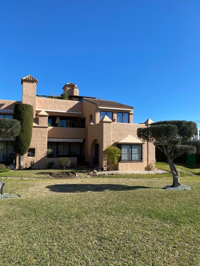 3 bedroom Apartment - Penthouse Duplex in Estepona