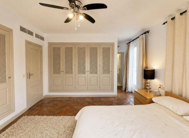 4 bedroom House - Detached Villa in La Duquesa