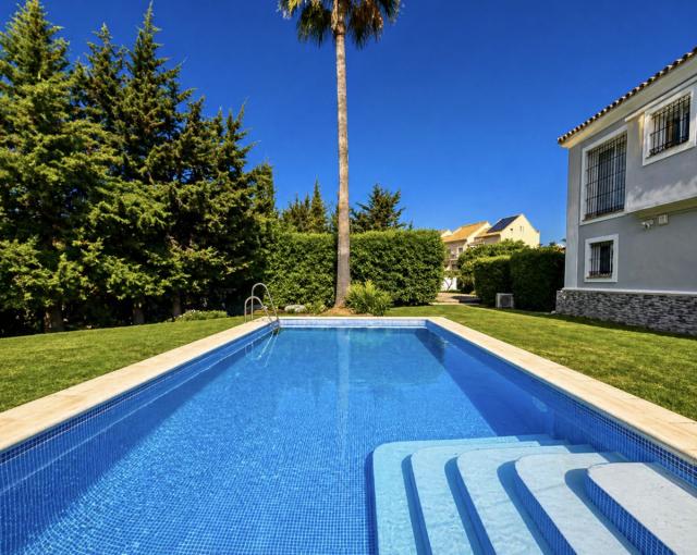 4 bedroom House - Detached Villa in La Duquesa